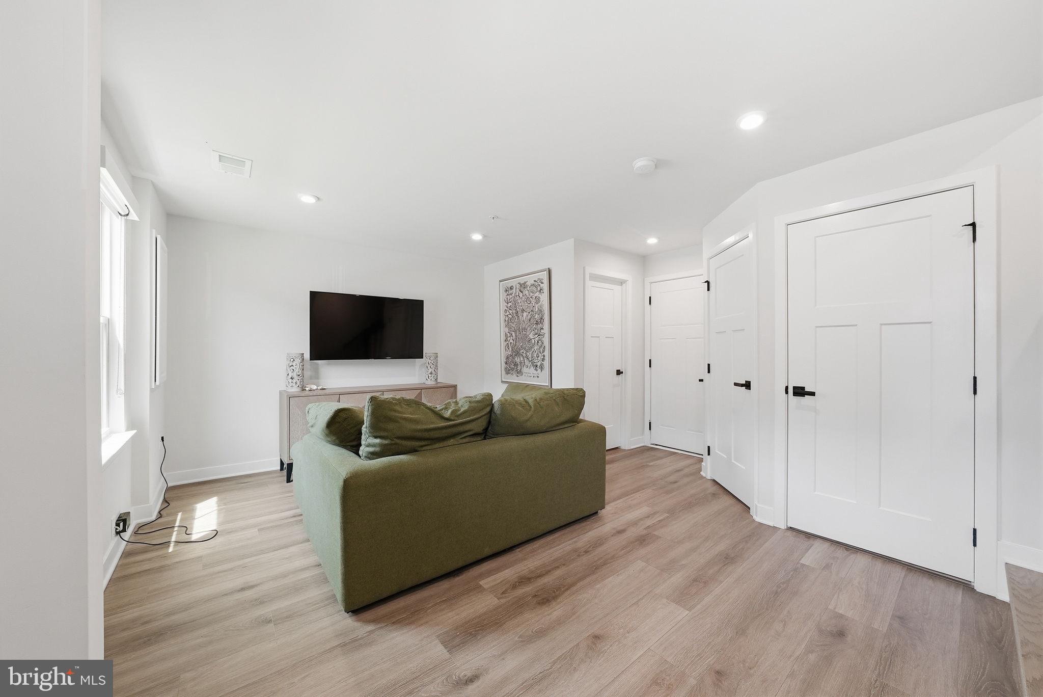 130 Brown Branch Road Laurel, MD 20708 - Photo 4 of 38