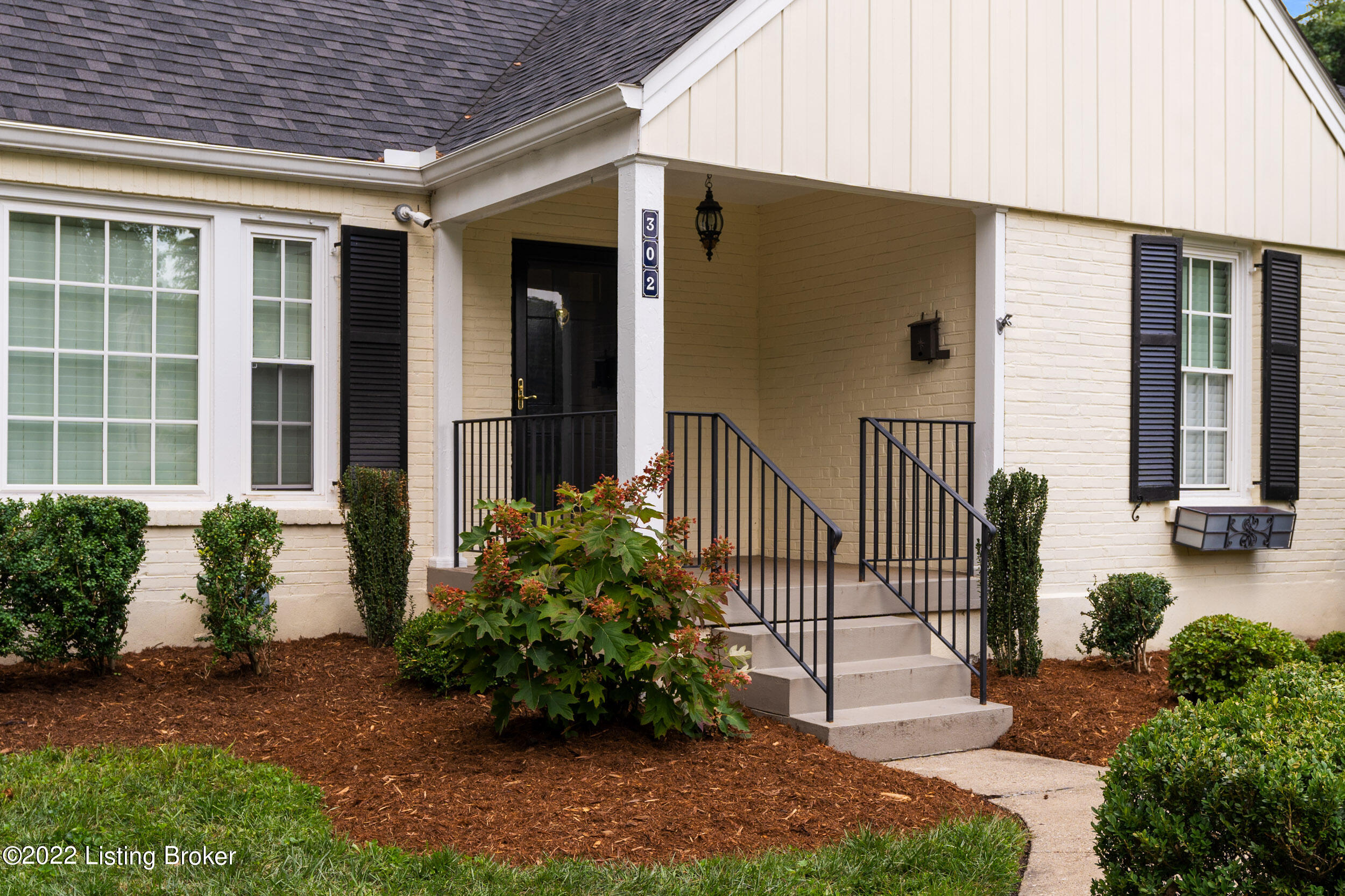 302 Oread Road Louisville, KY 40207 - Photo 3 of 11 302 Oread Road-14
