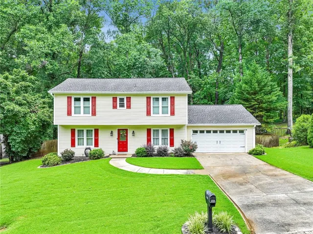 $559,999 | 3605 Hickory Circle Southeast, Smyrna, GA 30080