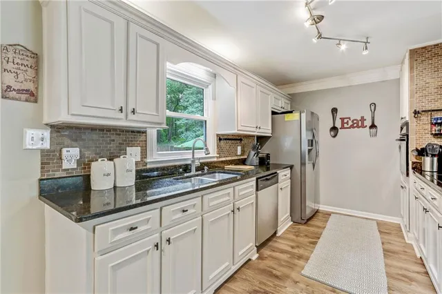 $559,999 | 3605 Hickory Circle Southeast, Smyrna, GA 30080