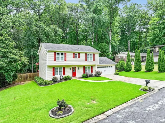 $559,999 | 3605 Hickory Circle Southeast, Smyrna, GA 30080