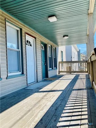 $1,400 | 227 Howe Avenue, Unit 3S, Shelton, CT 06484