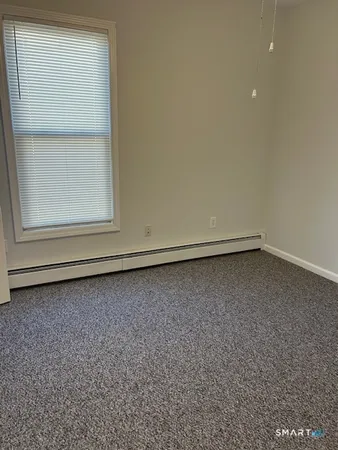 $1,400 | 227 Howe Avenue, Unit 3S, Shelton, CT 06484