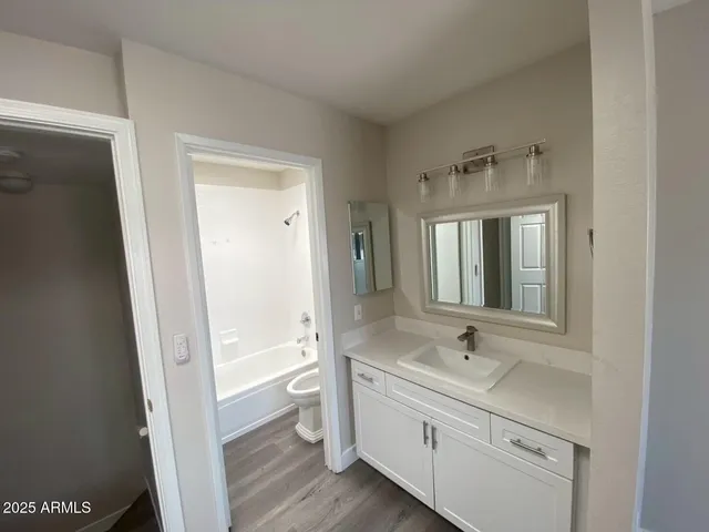 $2,100 | 850 South River Drive, Unit 1004, Tempe, AZ 85281