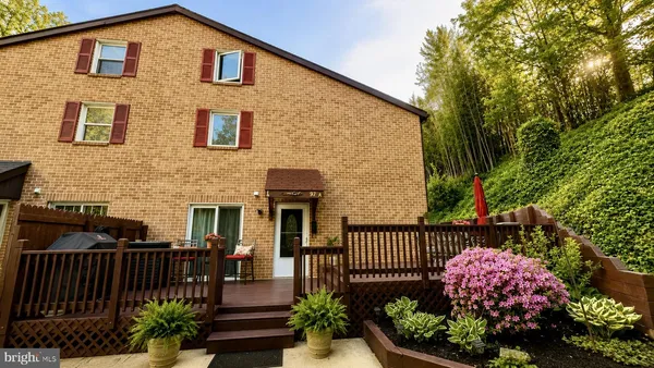 $249,900 | 97 Park Valley Lane, Brookhaven, PA 19015