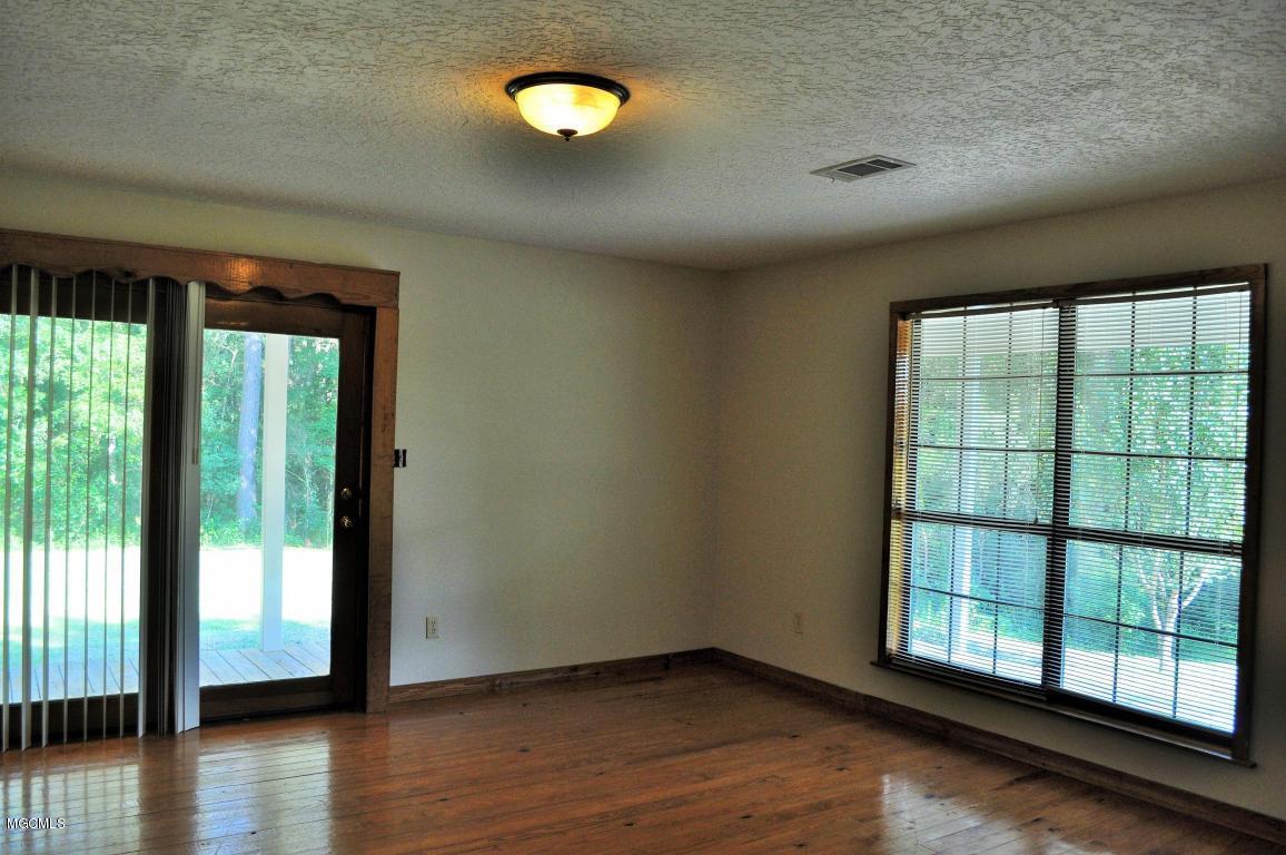 125 River Road Lucedale, MS 39452 - Photo 5 of 11 Living River Rd