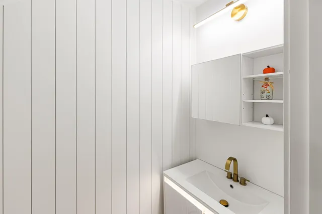 a view of entryway with stairs