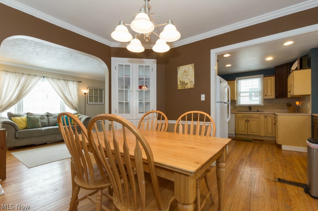 955 Rushleigh Road Cleveland Heights, OH 44121 - Photo 9 of 25