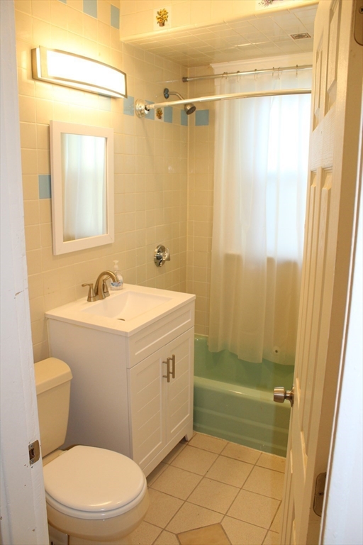 10 Mattakeeset Street, Unit 10 Boston, MA 02136 - Photo 4 of 9