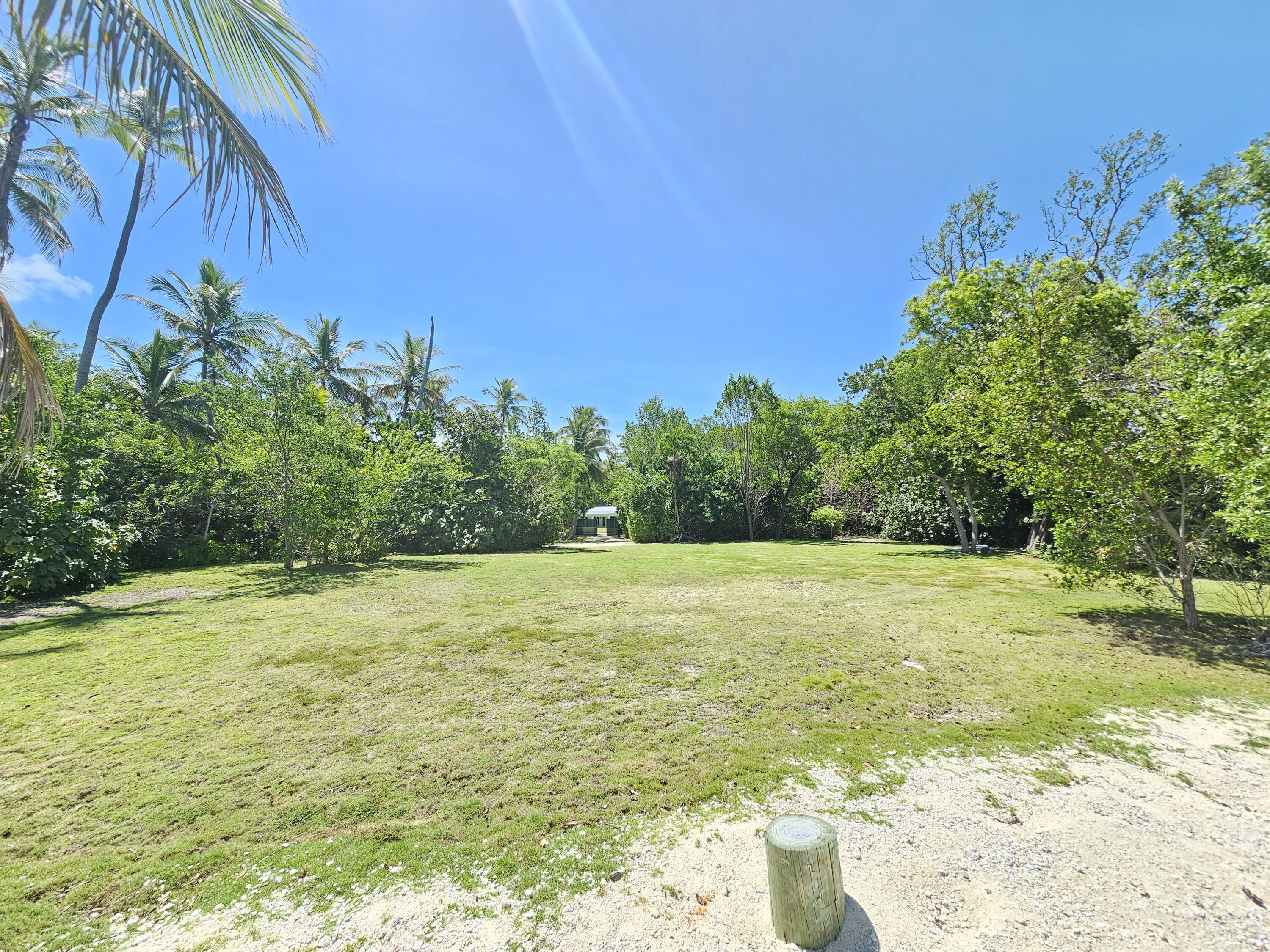 41 Sunset Road Key Largo, FL 33037 - Photo 52 of 61 54 Lot view