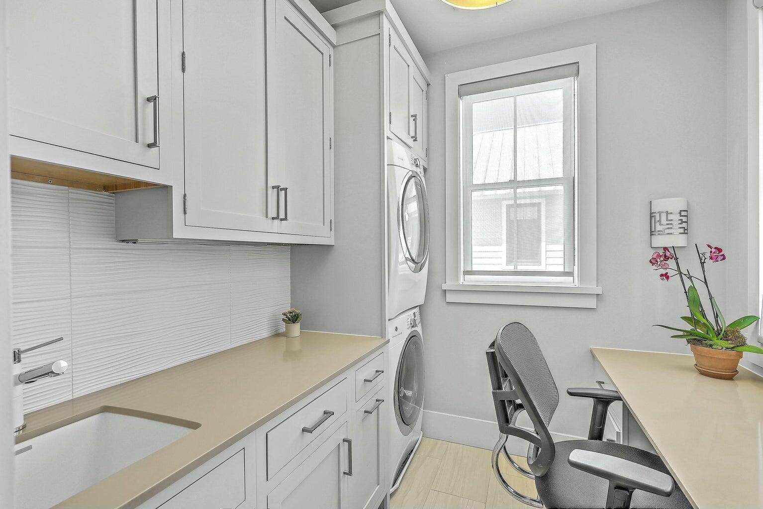 105 May Lane Mount Pleasant, SC 29464 - Photo 22 of 35 Washer Dryer private nook