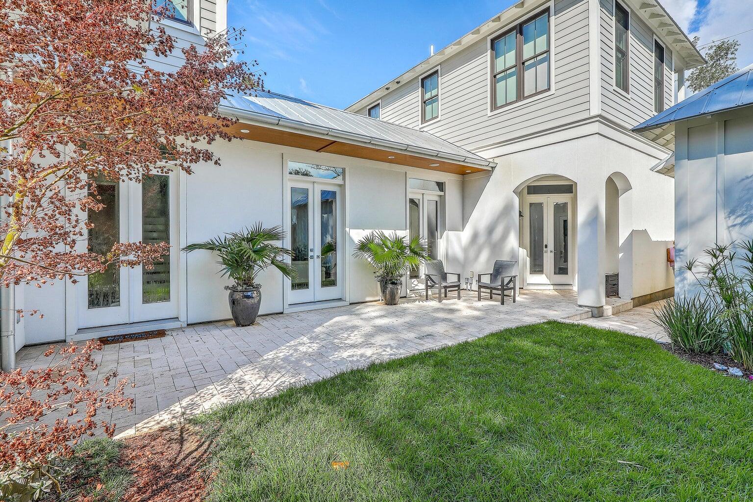 105 May Lane Mount Pleasant, SC 29464 - Photo 33 of 35 Patio/Backyard