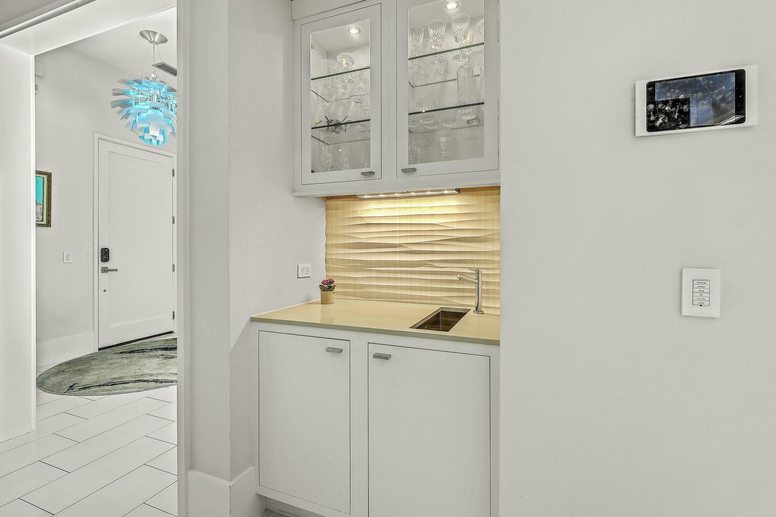 105 May Lane Mount Pleasant, SC 29464 - Photo 10 of 35 Wet bar