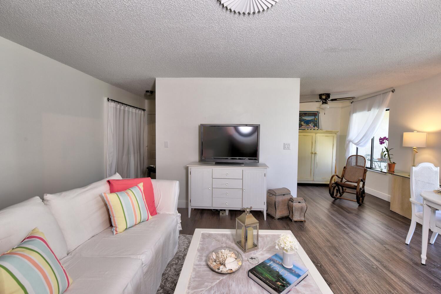 150 Pineview Road, Unit F5 Jupiter, FL 33469 - Photo 12 of 34 150 Pineview Rd Jupiter FL-large-018-020