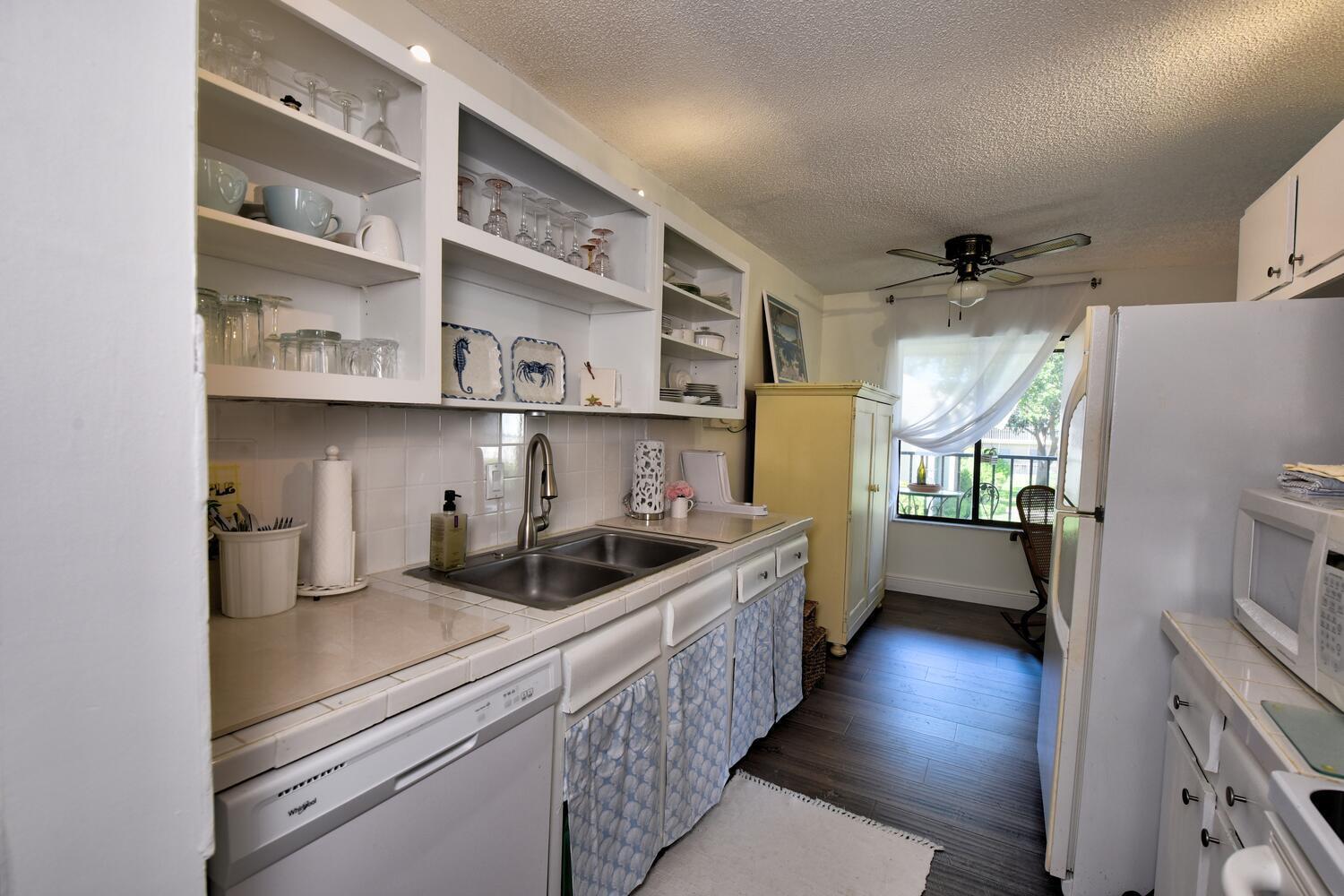 150 Pineview Road, Unit F5 Jupiter, FL 33469 - Photo 28 of 34 150 Pineview Rd Jupiter FL-large-044-037