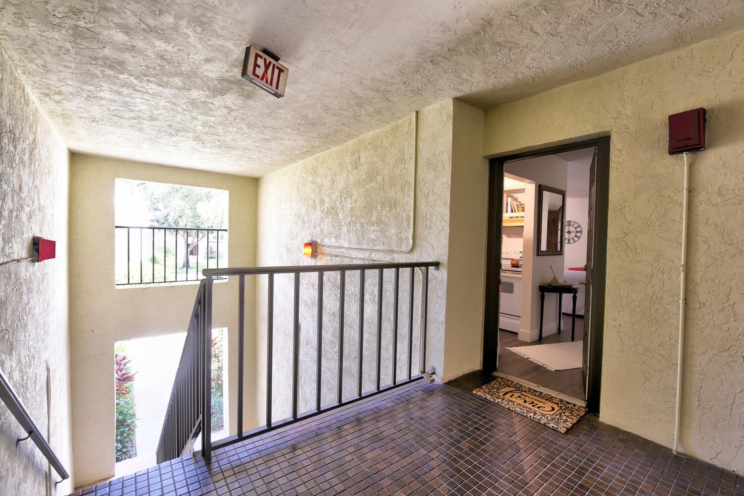 150 Pineview Road, Unit F5 Jupiter, FL 33469 - Photo 29 of 34 150 Pineview Rd Jupiter FL-large-045-034