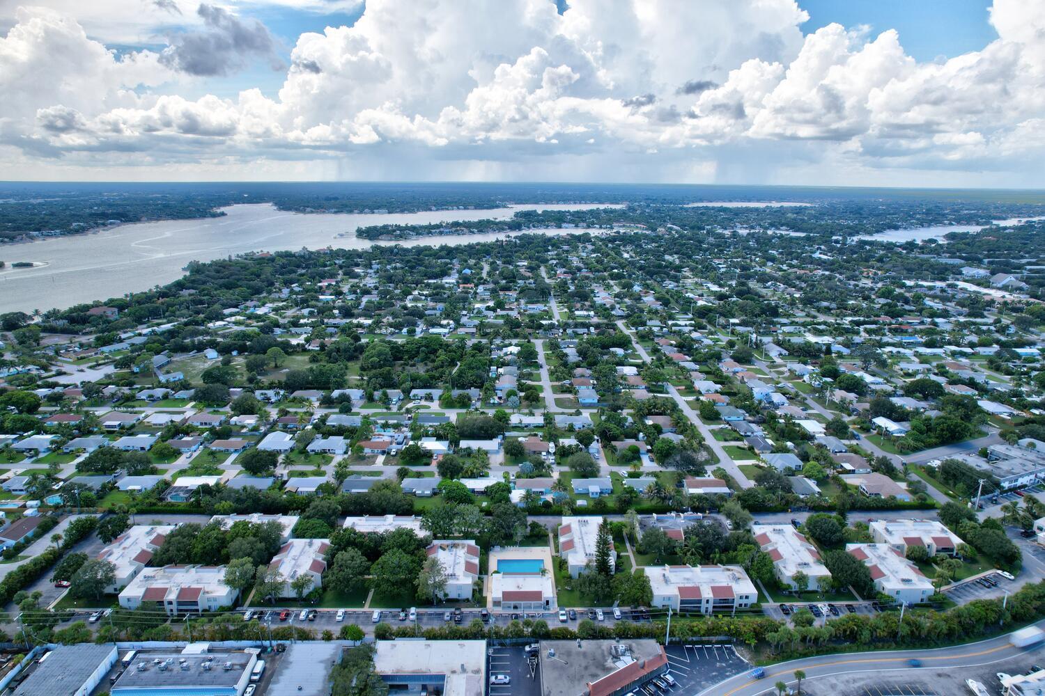 150 Pineview Road, Unit F5 Jupiter, FL 33469 - Photo 33 of 34 150 Pineview Rd Jupiter FL-large-055-050