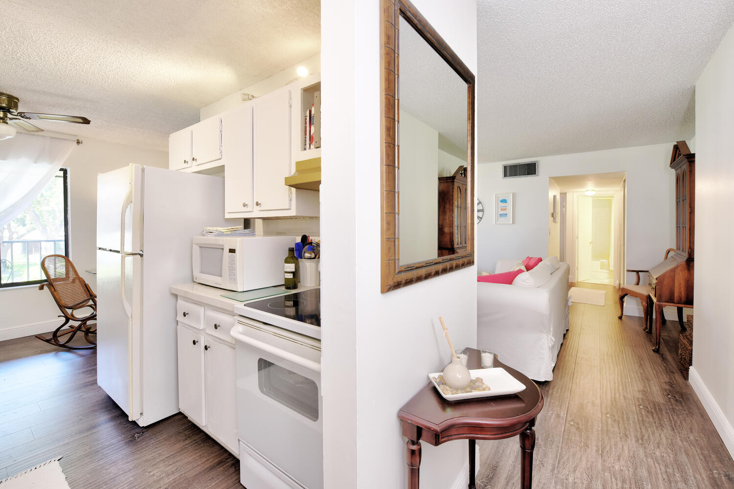 150 Pineview Road, Unit F5 Jupiter, FL 33469 - Photo 4 of 34 150 Pineview Rd Jupiter FL-large-006-001