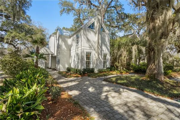 $1,795,000 | 309 South Jahncke Avenue, Covington, LA 70433