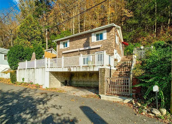 $2,500 | 16 Maiden Lane, Seymour, CT 06483