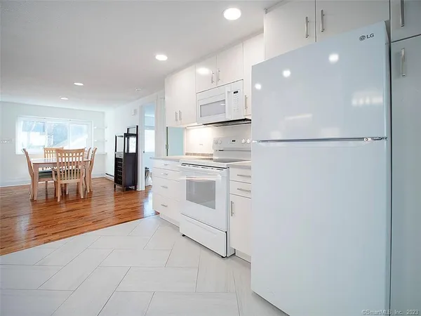 $2,500 | 16 Maiden Lane, Seymour, CT 06483