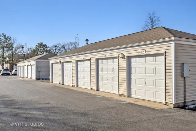 $2,346 | 1621 Westminster Drive, Unit 107, Naperville, IL 60563