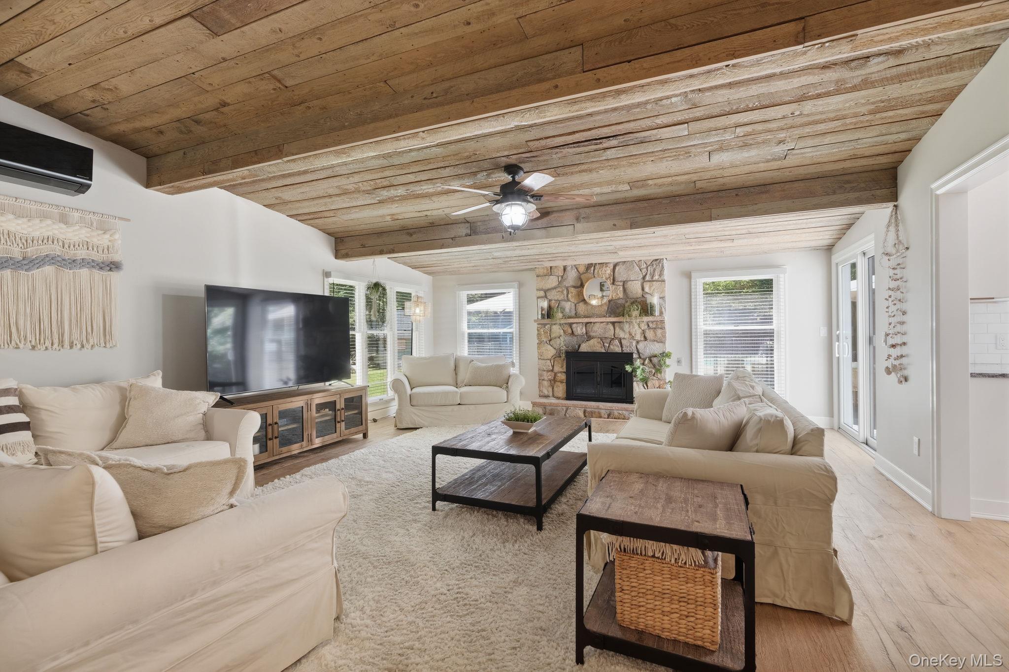 30 Landing Meadow Road Smithtown, NY 11787 - Photo 9 of 50