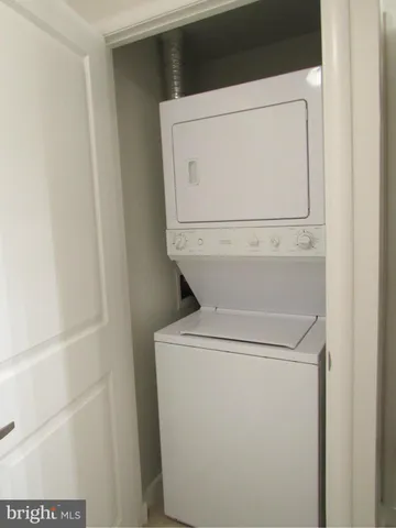 $749,000 | 1021 North Garfield Street, Unit 318, Arlington, VA 22201