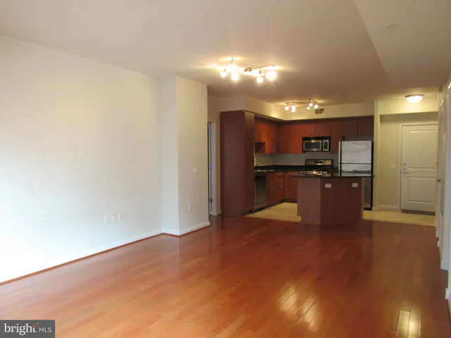 $749,000 | 1021 North Garfield Street, Unit 318, Arlington, VA 22201