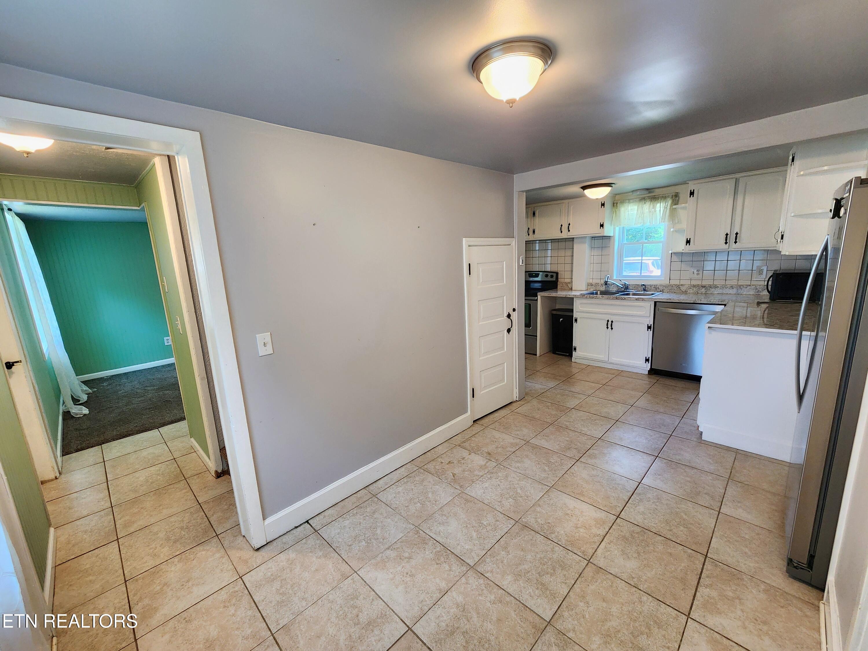 224 Oak Road Norris, TN 37828 - Photo 11 of 29 20250611_100139 (1)