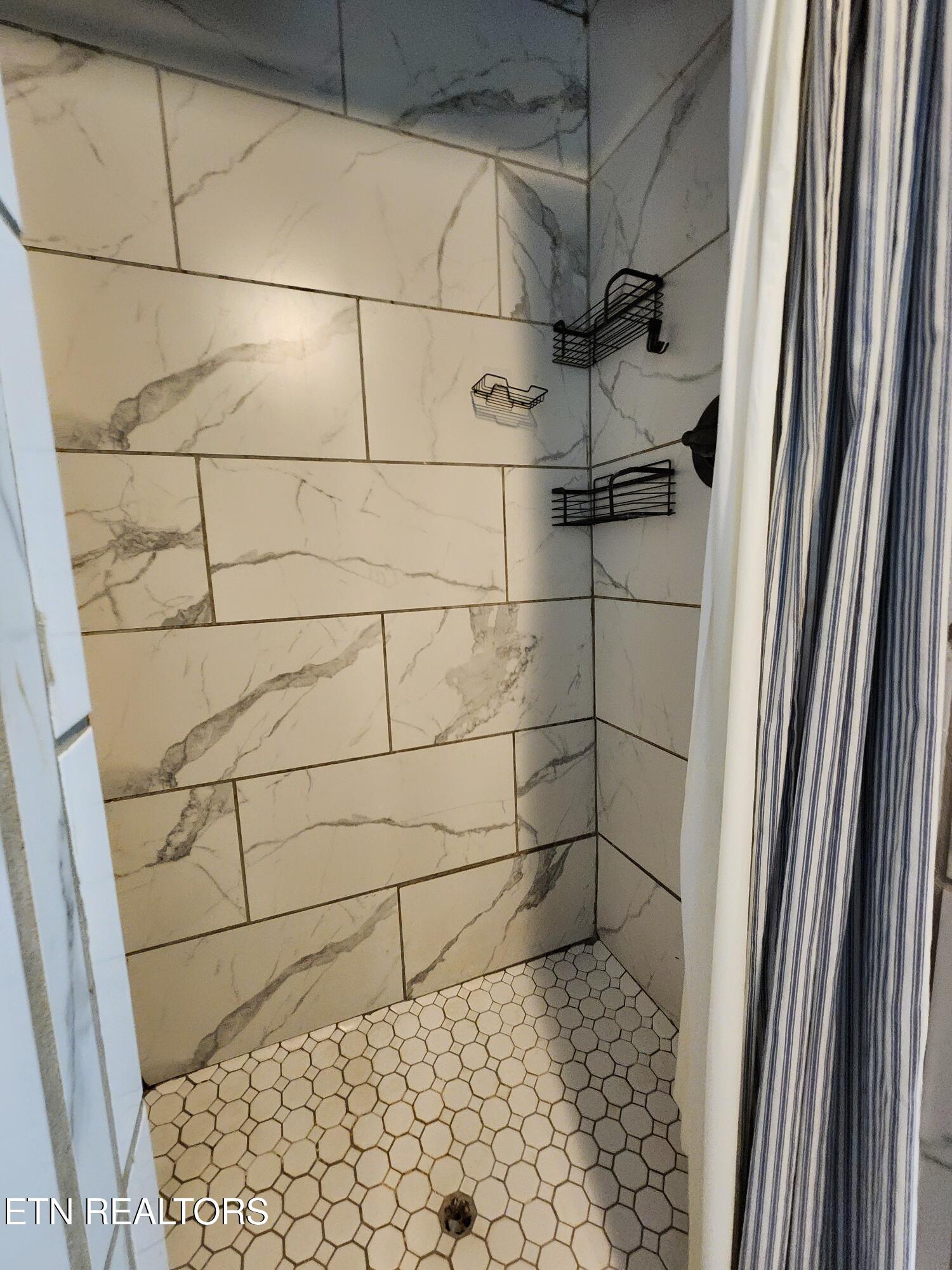 224 Oak Road Norris, TN 37828 - Photo 19 of 29 20250611_100501 (1)