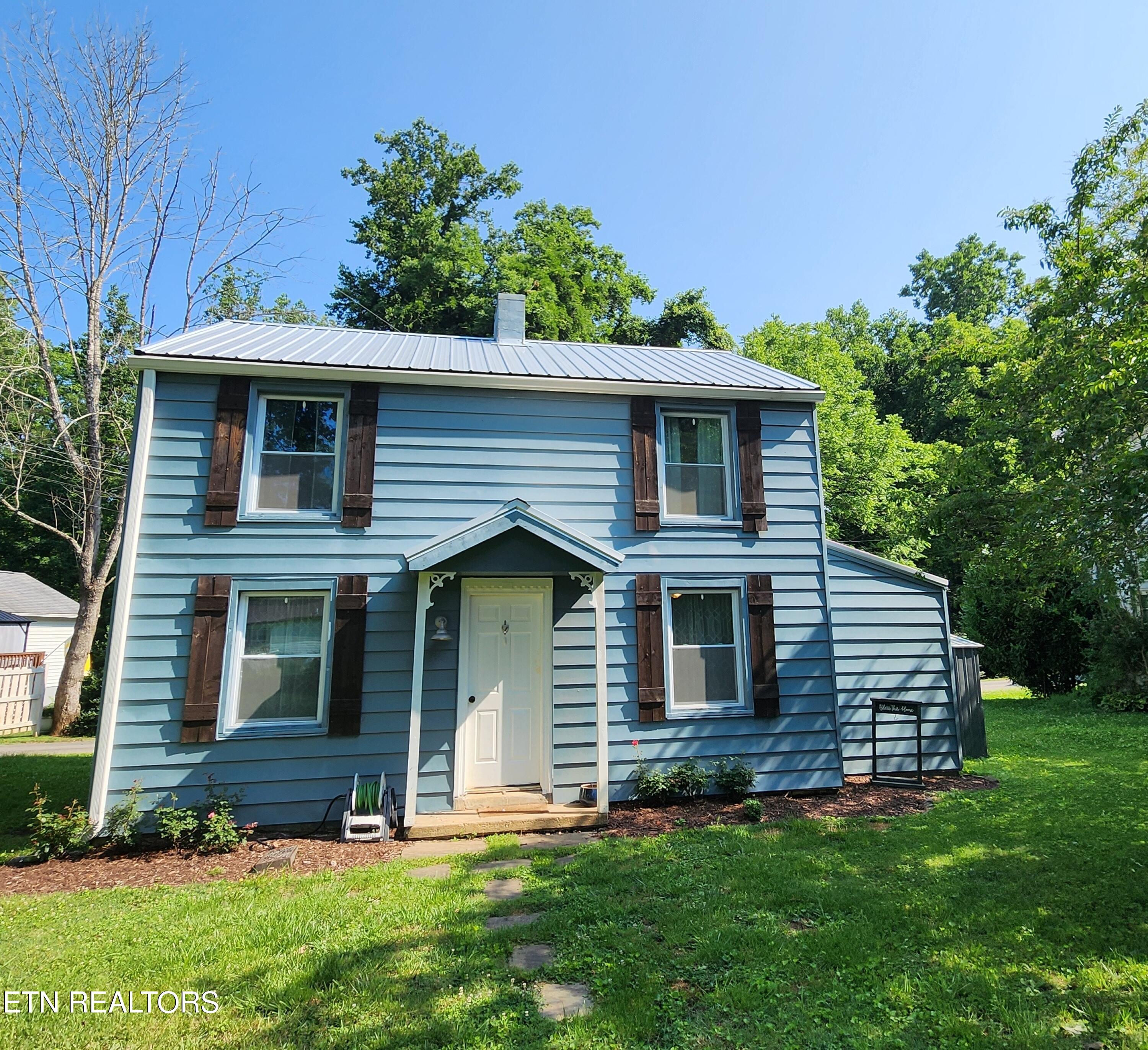 224 Oak Road Norris, TN 37828 - Photo 2 of 29 20250611_101411 (2)