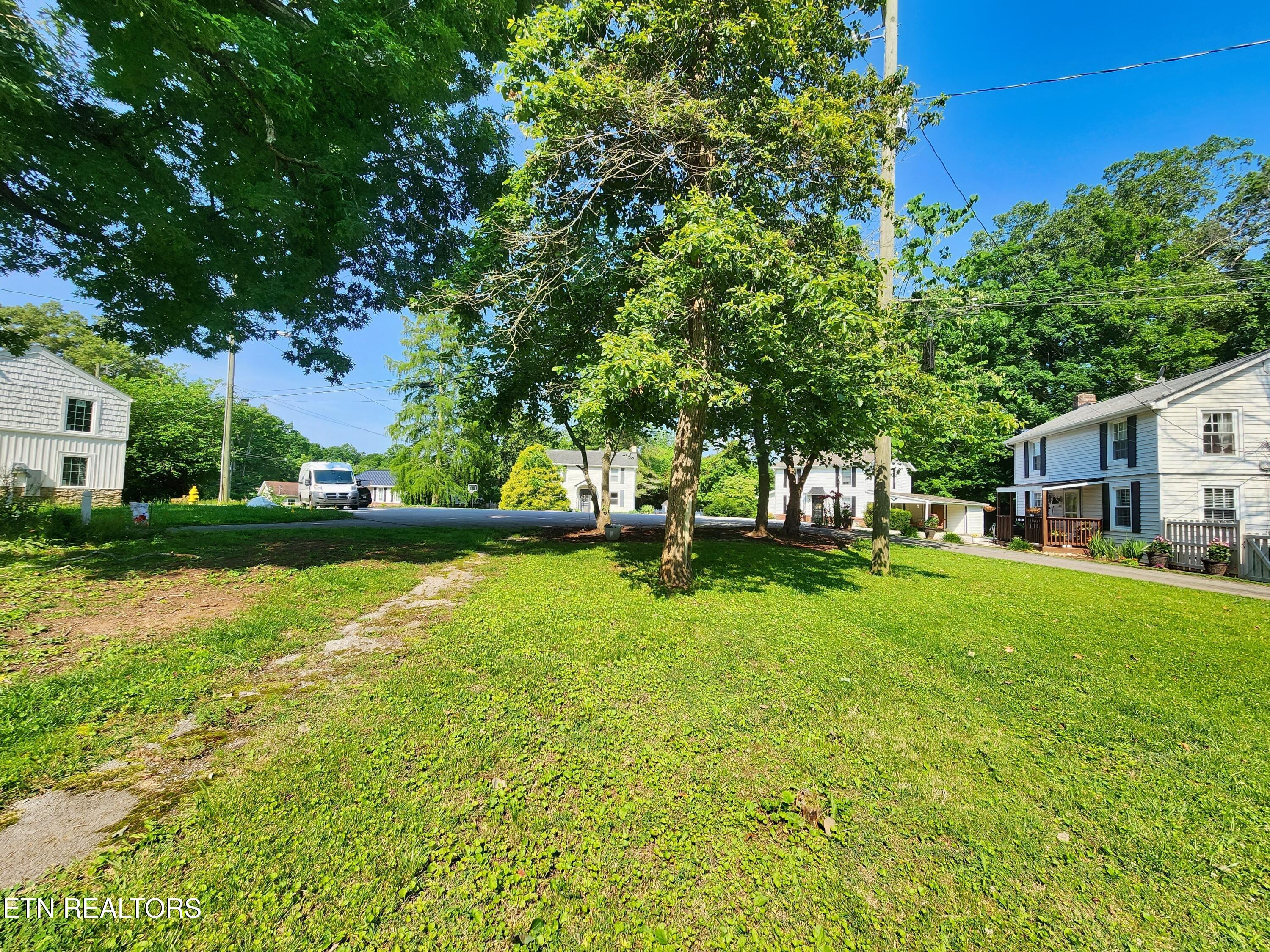 224 Oak Road Norris, TN 37828 - Photo 28 of 29 20250611_101437 (1)