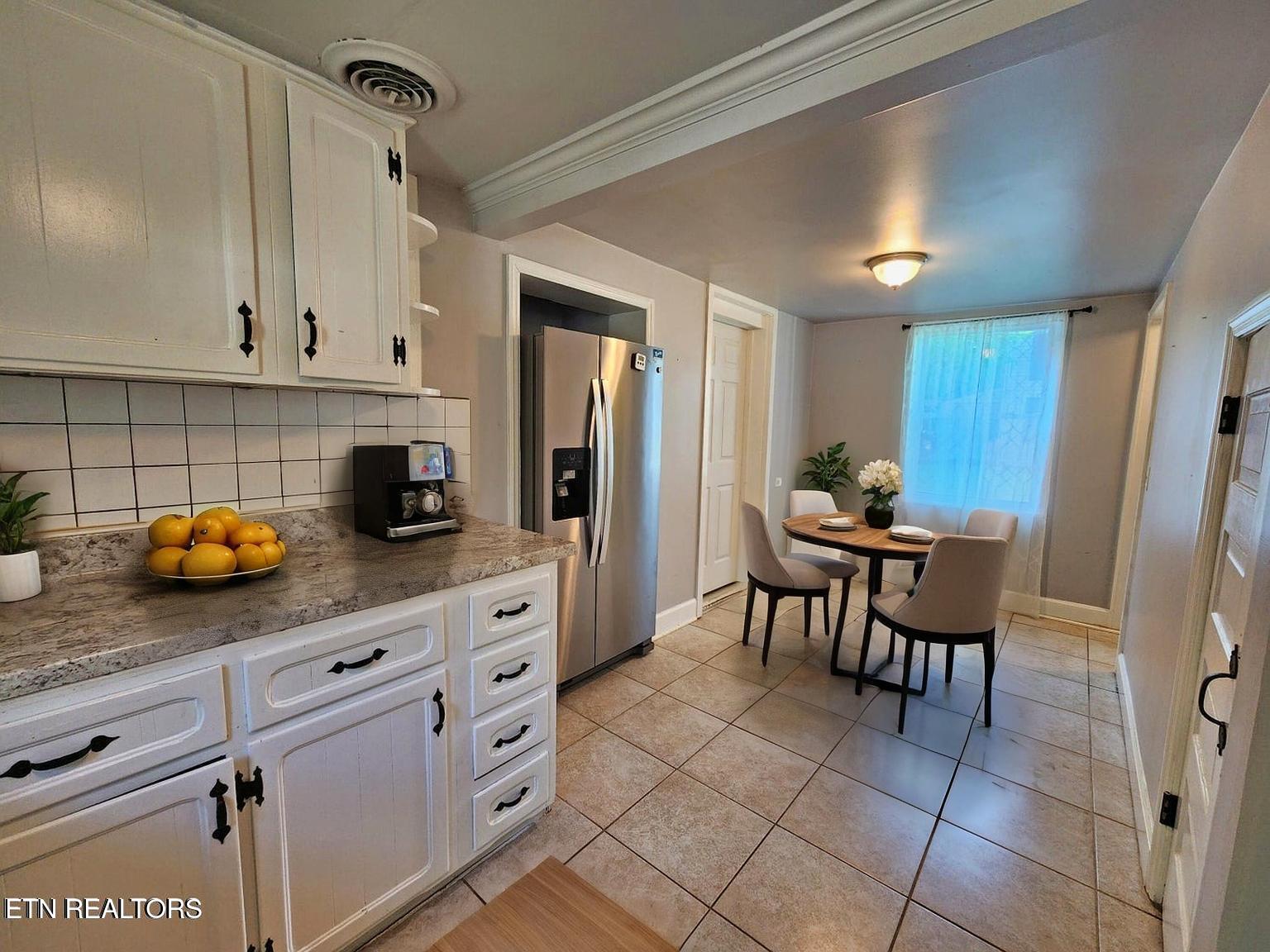224 Oak Road Norris, TN 37828 - Photo 9 of 33 20250611170839927992000000-o - Dining Ro