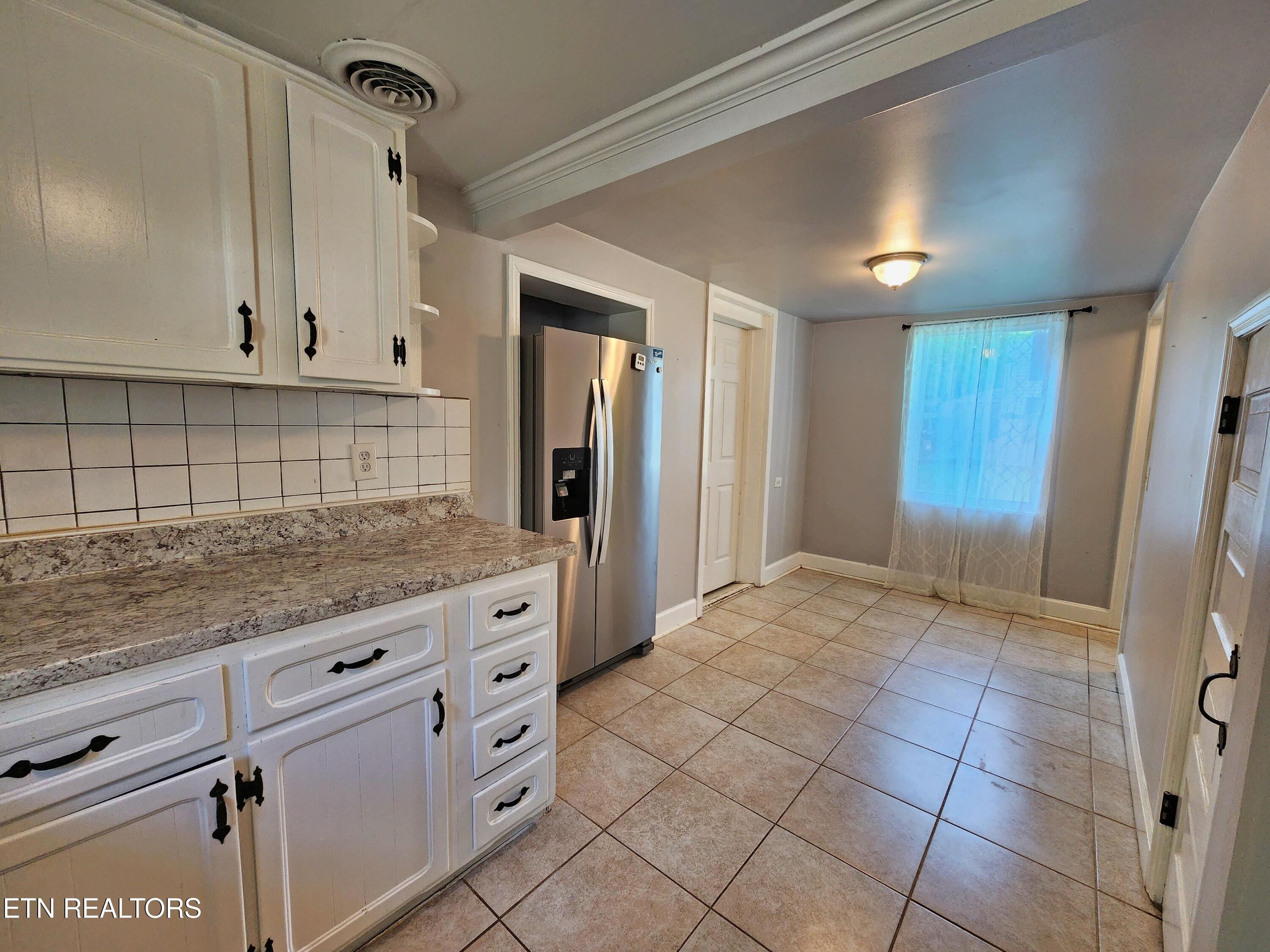 224 Oak Road Norris, TN 37828 - Photo 10 of 29 20250611_100125 (1)