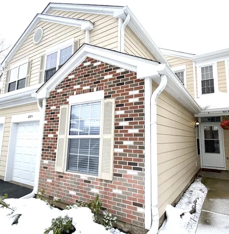 $1,700 | 629 West Streamwood Boulevard, Unit A, Streamwood, IL 60107