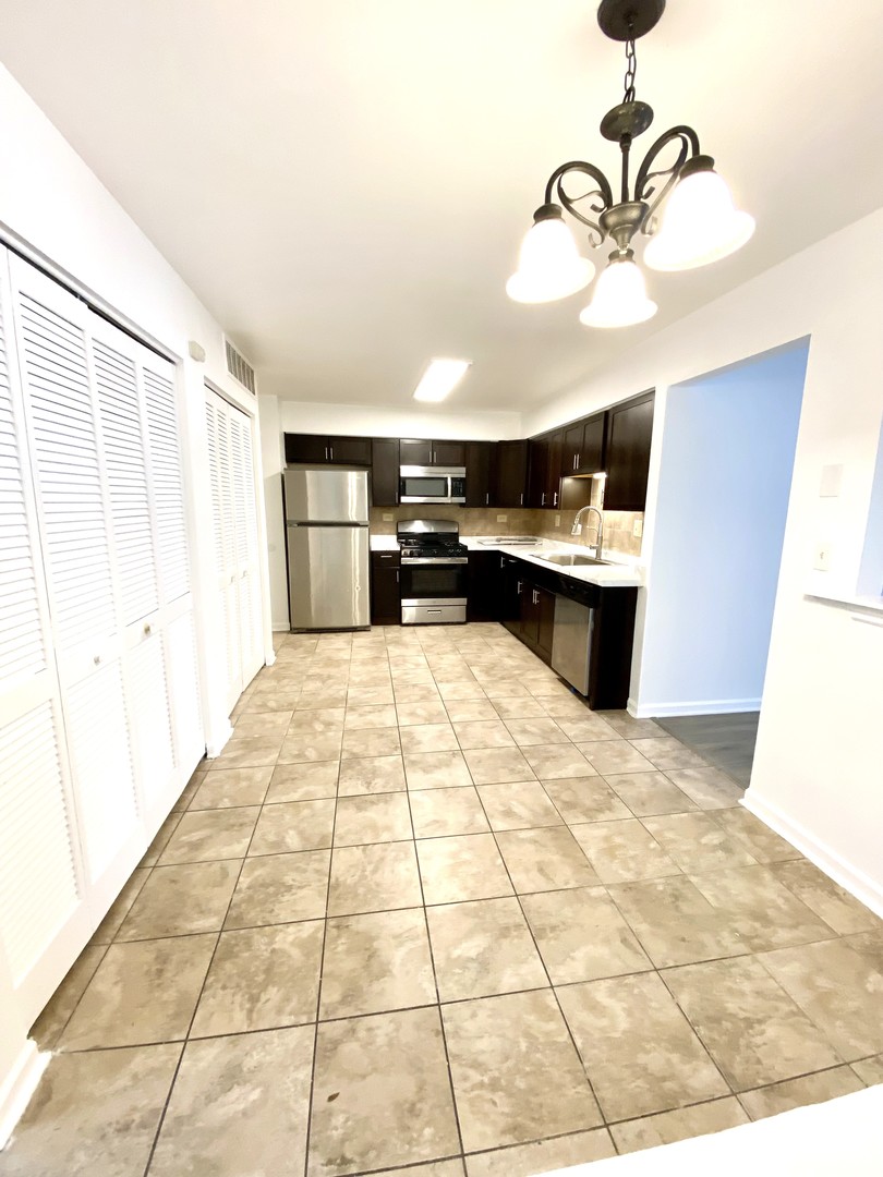 629 West Streamwood Boulevard, Unit A Streamwood, IL 60107 - Photo 2 of 10