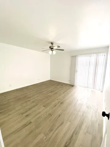 $1,700 | 629 West Streamwood Boulevard, Unit A, Streamwood, IL 60107