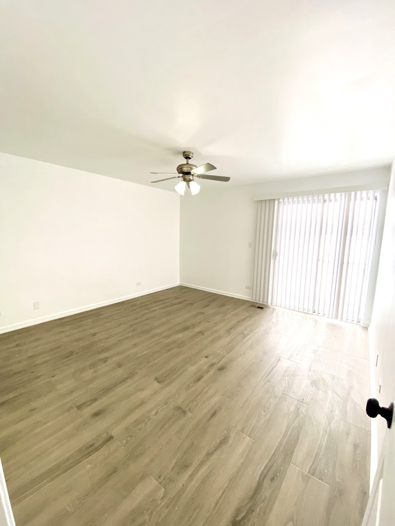 629 West Streamwood Boulevard, Unit A Streamwood, IL 60107 - Photo 4 of 10