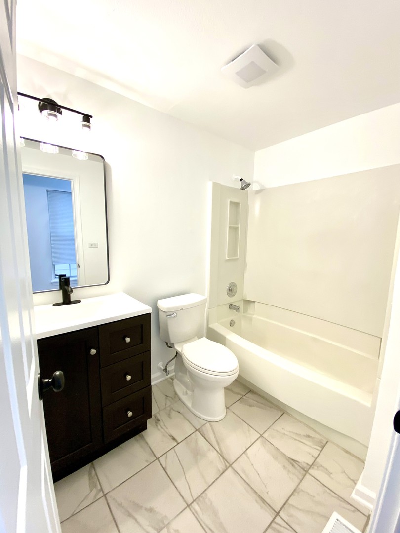 629 West Streamwood Boulevard, Unit A Streamwood, IL 60107 - Photo 9 of 10