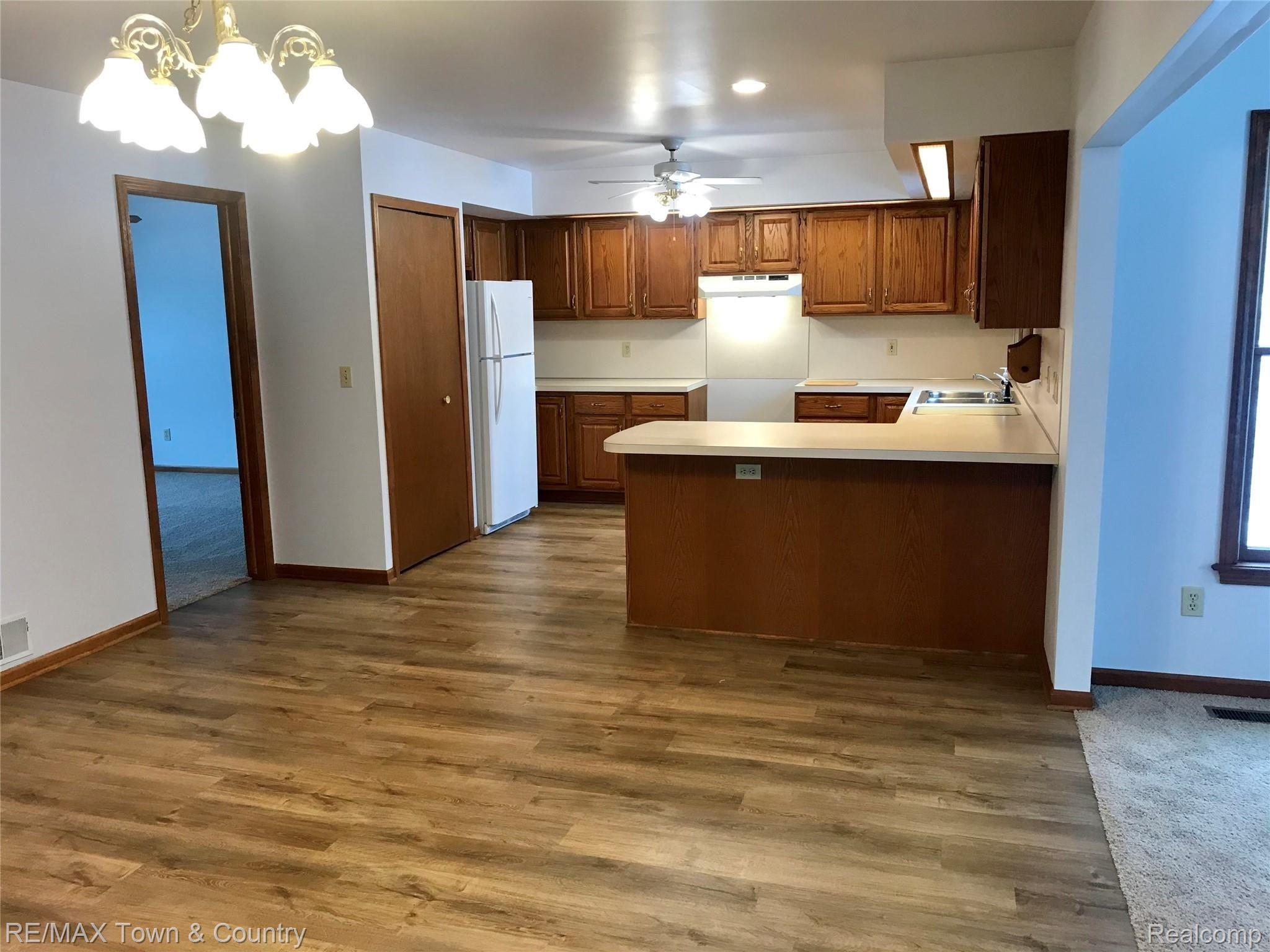 4271 East Carpenter Road Flint, MI 48506 - Photo 16 of 44 IMG-3058.jpg