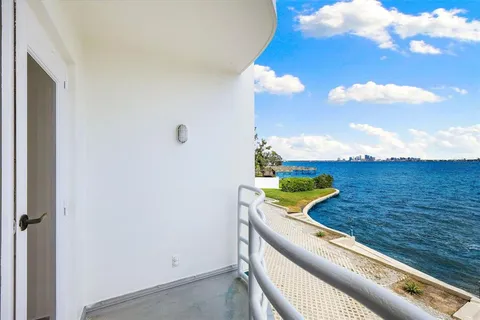 $799,900 | 4950 Bayshore Boulevard, Unit 23, Tampa, FL 33611