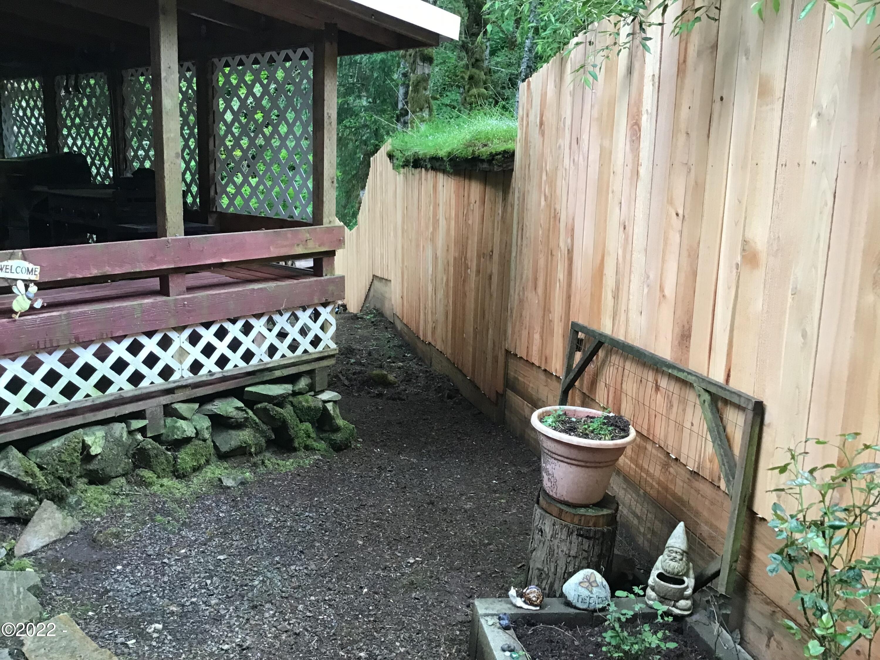 622 North New Bridge Road Otis, OR 97368 - Photo 30 of 51 Porch