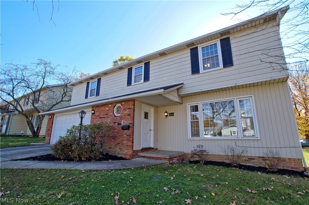 4644 West Farnhurst Road Cleveland, OH 44121 - Photo 2 of 31