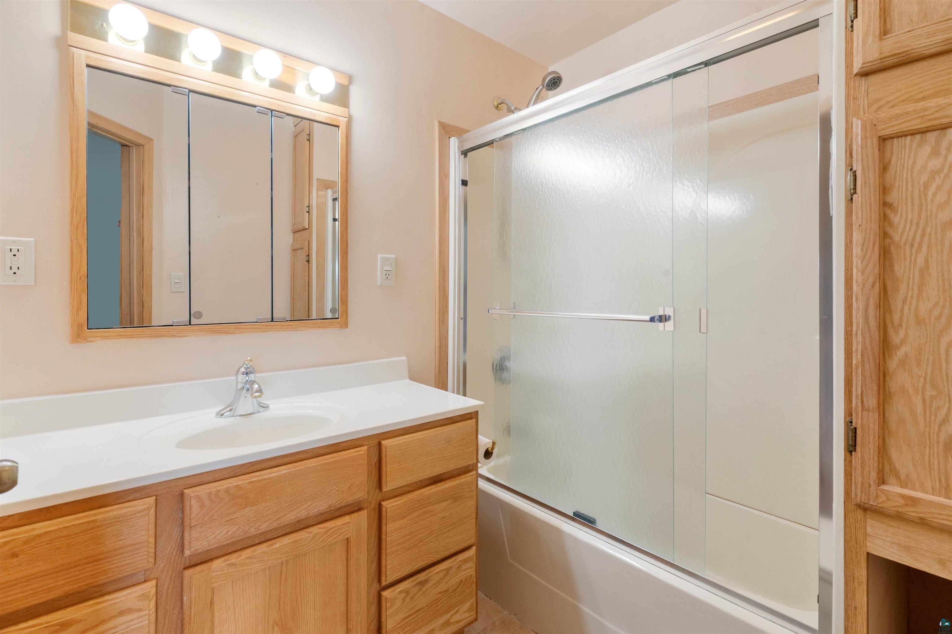5201 Ivanhoe Street Duluth, MN 55804 - Photo 16 of 21