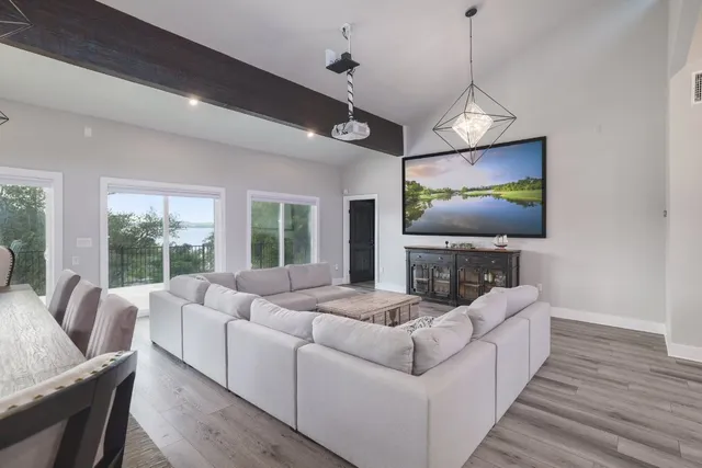 $1,595,000 | 7206 Comanche Trail, Austin, TX 78732