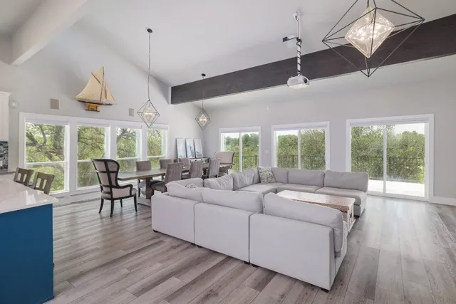 $1,595,000 | 7206 Comanche Trail, Austin, TX 78732