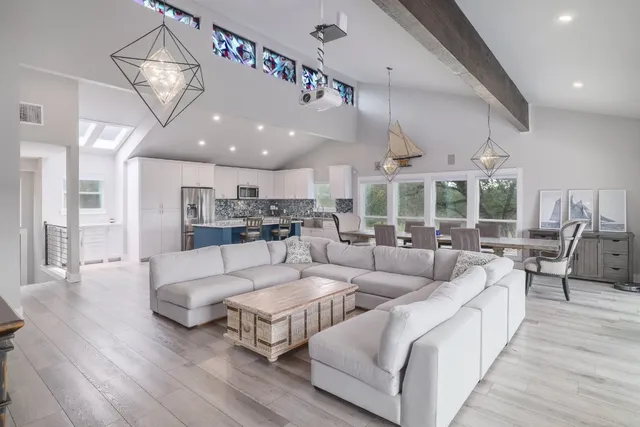 $1,595,000 | 7206 Comanche Trail, Austin, TX 78732