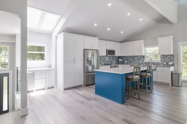 $1,595,000 | 7206 Comanche Trail, Austin, TX 78732