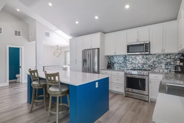 $1,595,000 | 7206 Comanche Trail, Austin, TX 78732